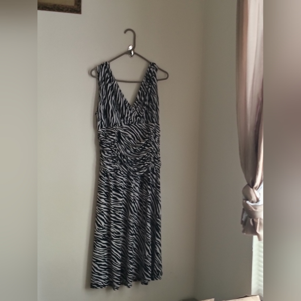 Dressbarn Dress Women 16 Black & White Maxi Office Church Dinner Versatile Chic